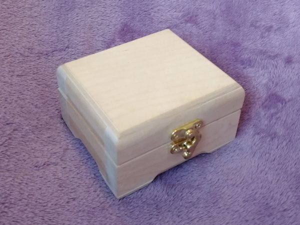 Wooden box 9x8x5, birch, with velvet, picture 1