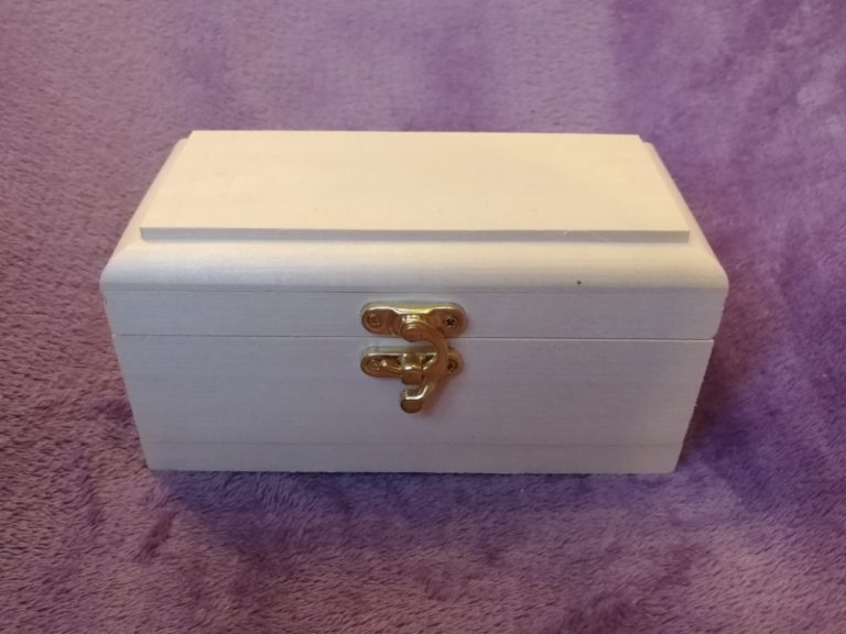 8x8 wooden box