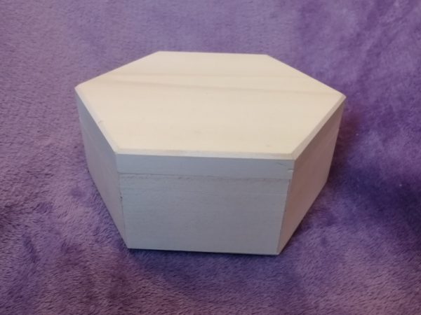 Wooden box 17x15x7, hexagon, linden, picture 1