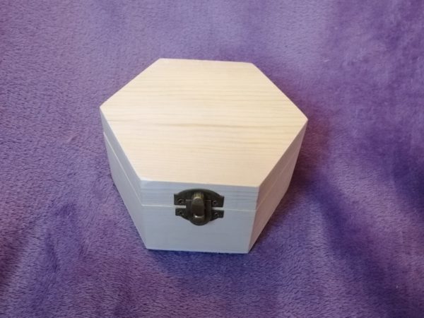 Wooden box 13x11x7, hexagon, pine, picture 1