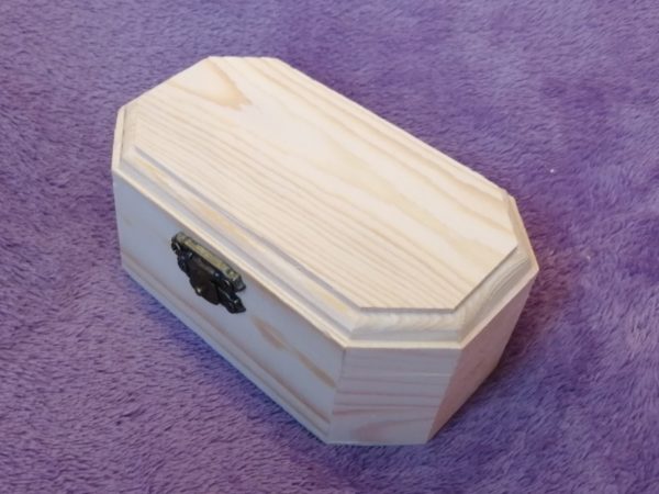 Wooden box 12x7x5, octagon, pine, picture 2