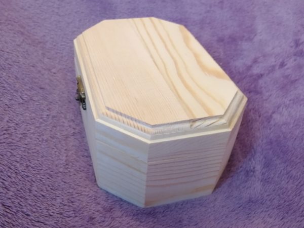 Wooden box 15x10x7, octagon, pine, picture 3