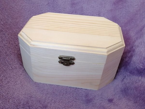Wooden box 17x12x8, octagon, pine, picture 2