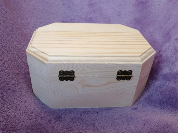Wooden box 17x12x8, octagon, pine, picture 4