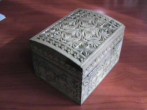 Carved wooden box, walnut color, picture 2