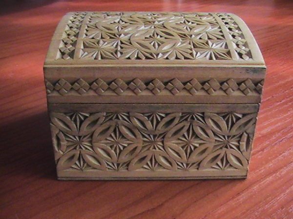 Carved wooden box, walnut color, picture 4