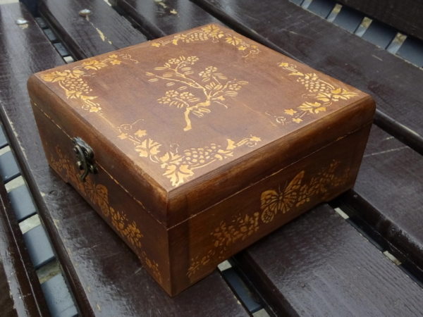 Large wooden music box, picture 3
