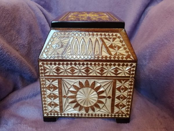 Wooden box 20x14x17, big carved chest, picture 4