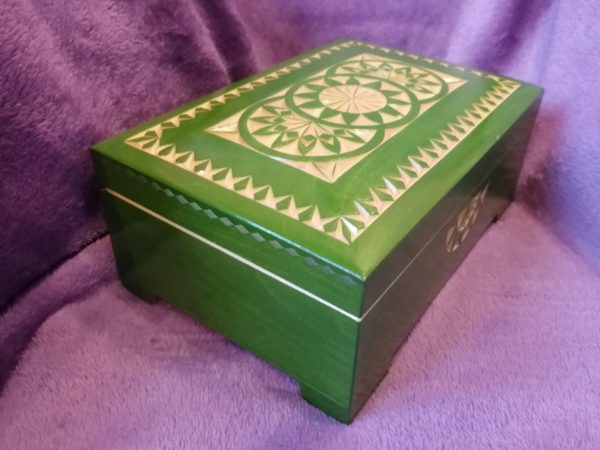 Big wooden box 20x14x8, carved, green, picture 2