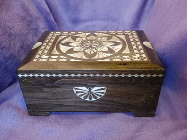 Big wooden box 20x16x9, carved, rosewood color, picture 1
