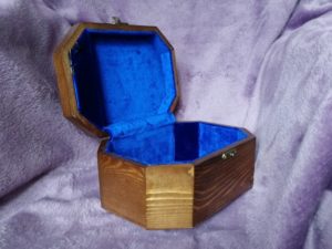 Wooden music box 17x12x8, octagon, rosewood color, picture 13
