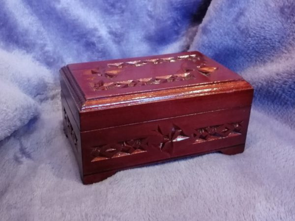Wooden box 12x8x6, carved, picture 1