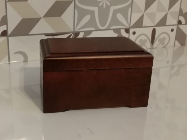 Wooden box 14x9x7, varnished, picture 1